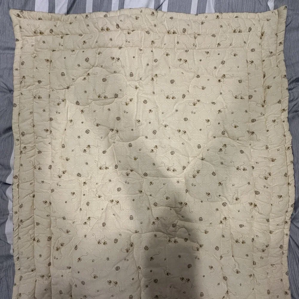 Winnie the Pooh Tigger Piglet Eeyore Baby Quilt Blanket Comforter Puff Crib